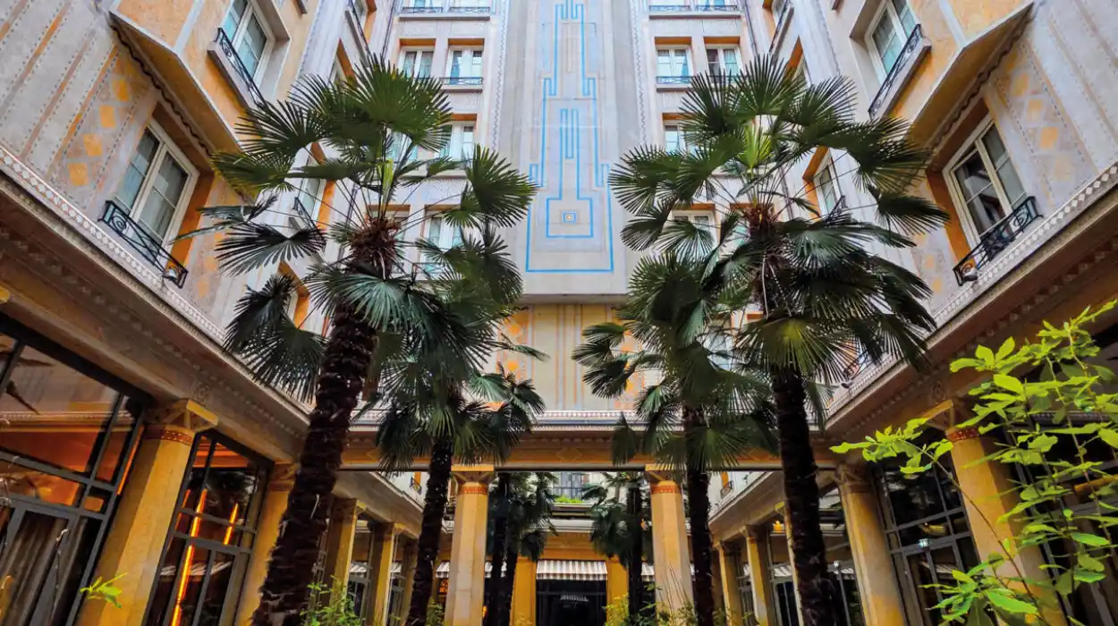 An Art Deco stay at the Prince de Galles in Paris
