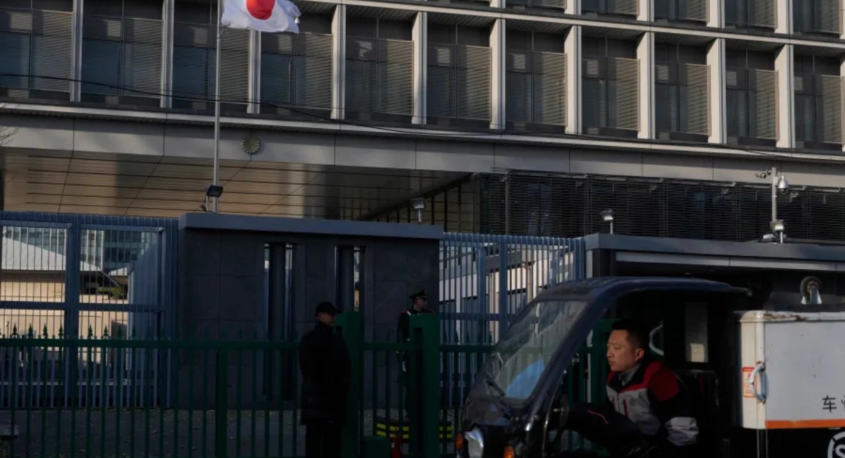 La Chine impose des contrôles à l’exportation visant des entités japonaises